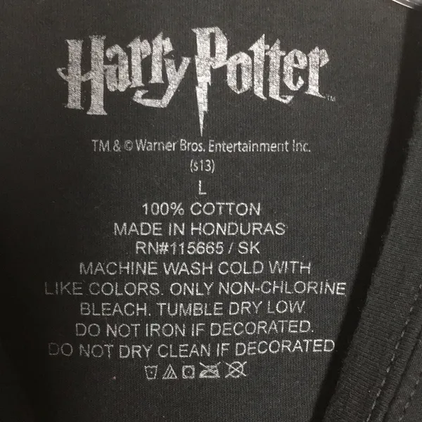 FINAL MARKDOWN Juniors’ Harry Potter Hogwarts Crest SS Tee (L) - Image 4