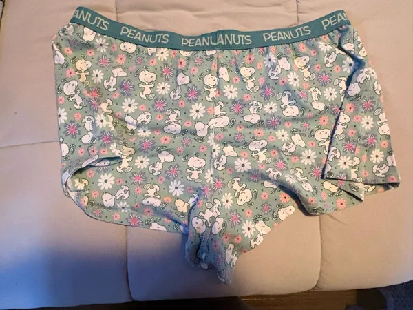 Snoopy shorts Green Size XL - Image 2