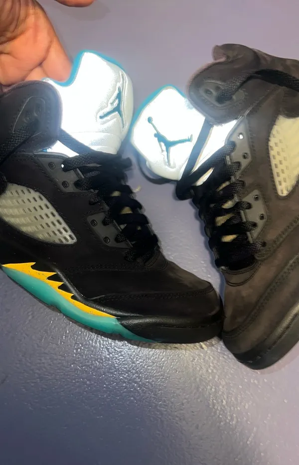 7Y / Sz 8 Women’s JORDAN AIR JORDAN 5 RETRO 'AQUA - Image 2