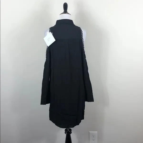 Elliatt Clarity Dress Cold Shoulder Button Up - Image 4