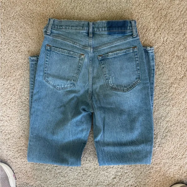 Abercrombie & Fitch 90s Straight Ultra High Rise Light Blue Jeans - Image 9