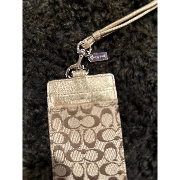 COACH Signature ID badge holder Gold - Image 7