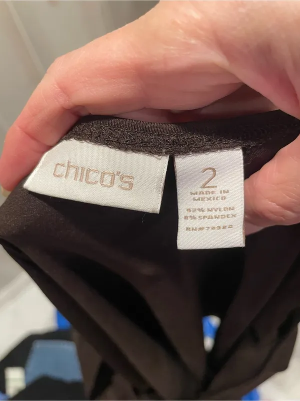 Cute classic Chico’s chocolate brown stretchy sleeveless tank top normcore basic - Image 2