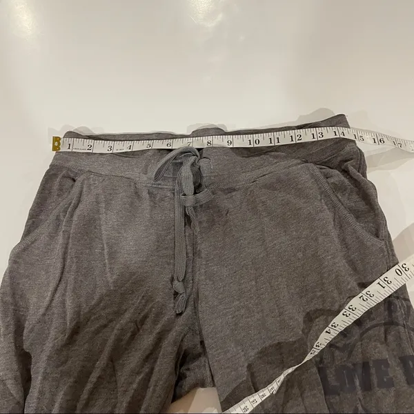Pink Victoria’s Secret Gray Mid Rise Capri Sweatpants Size‎ XS - Image 7