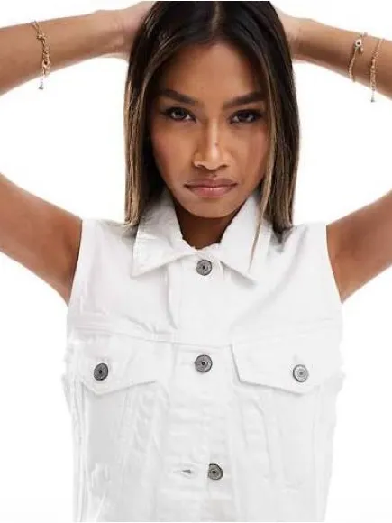 Abercrombie & Fitch White Cropped Sleeveless Denim Vest - Image 2