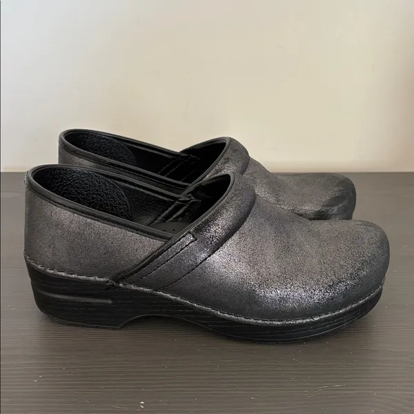 Dansko‎ Professional metallic suede clogs black size 41 - Image 13