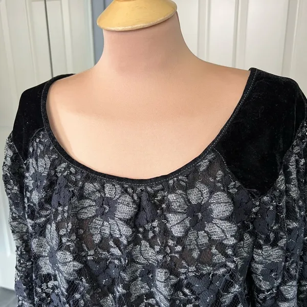 Max Edition Women's Black Lace Overlay Velvet Pullover‎ Top Size XL Whimsigoth - Image 2