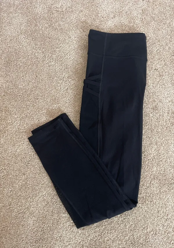 Fabletics Mid-Rise 7/8 Pocket Legging - Image 5