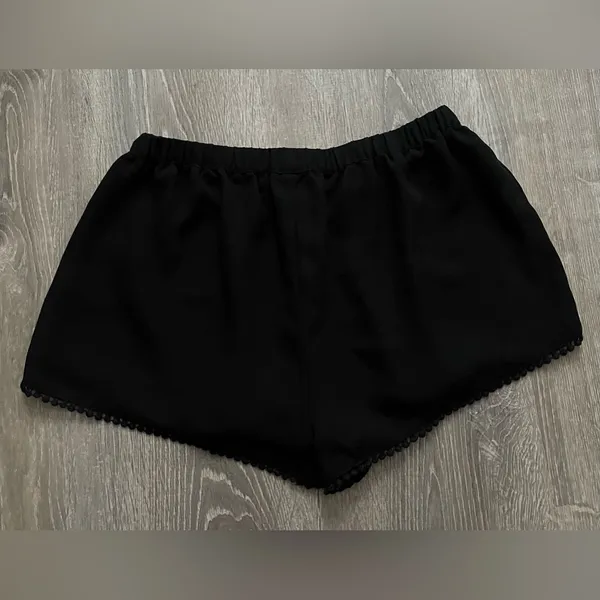 Brandy Melville Leticia Black Lace Trim Flowy Shorts One Size Elastic Waist - Image 5
