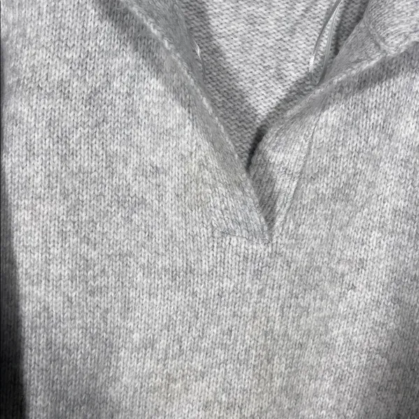 NEUTRAL GROUND WOMENS LIGHT GRAY V NECK COLLARED SWEATER SMALL - Image 4