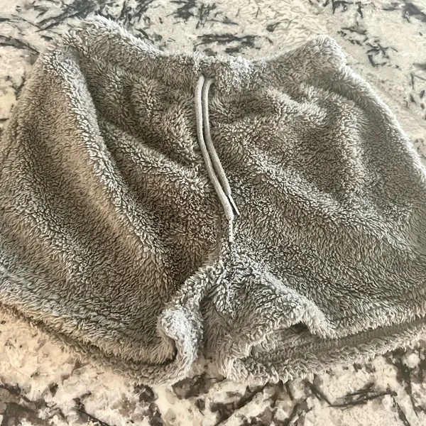 Womens Sexy Warm Fuzzy Fleece Cropped Lounge Two- Piece Set Size Small 🩶🩶 - Image 9