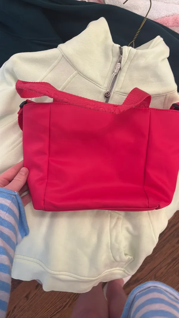 Hot pink Tommy Hilfiger bag - Image 2