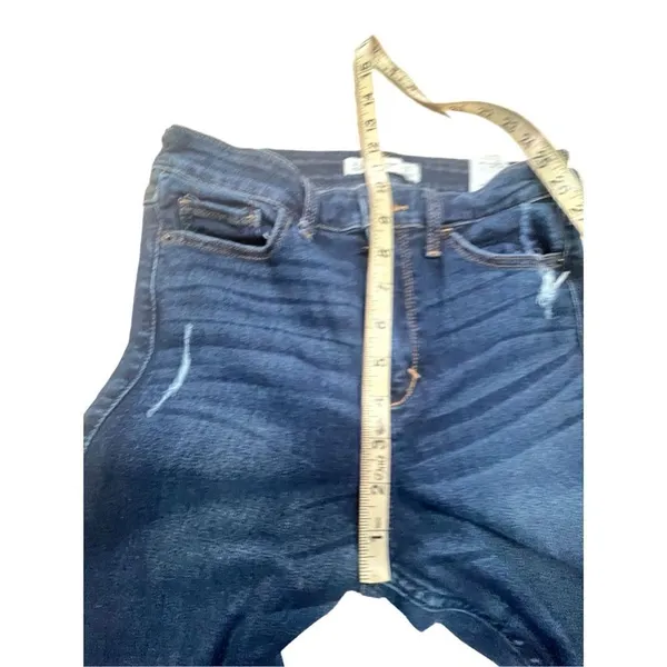 Abercrombie & Fitch ￼ distressed jeans Sz 27/31 - Image 8