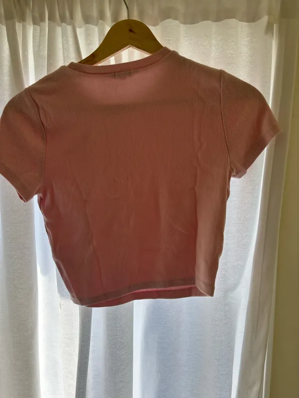 Light pink garage crop top - Image 3