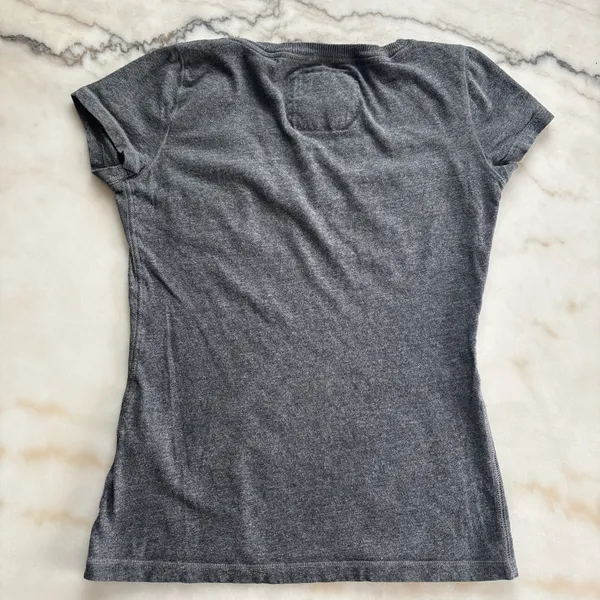 Abercrombie & Fitch Women's Small Gray V-Neck T-Shirt Short Sleeve Pocket Y2K - Image 3