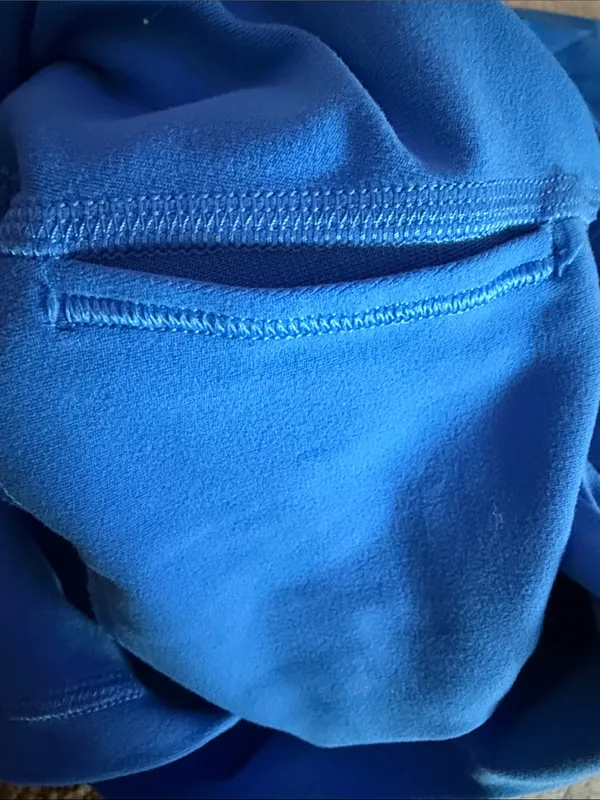 Lululemon Women’s Size 0 Vibrant Blue Leggings 22” Inseam - Image 4