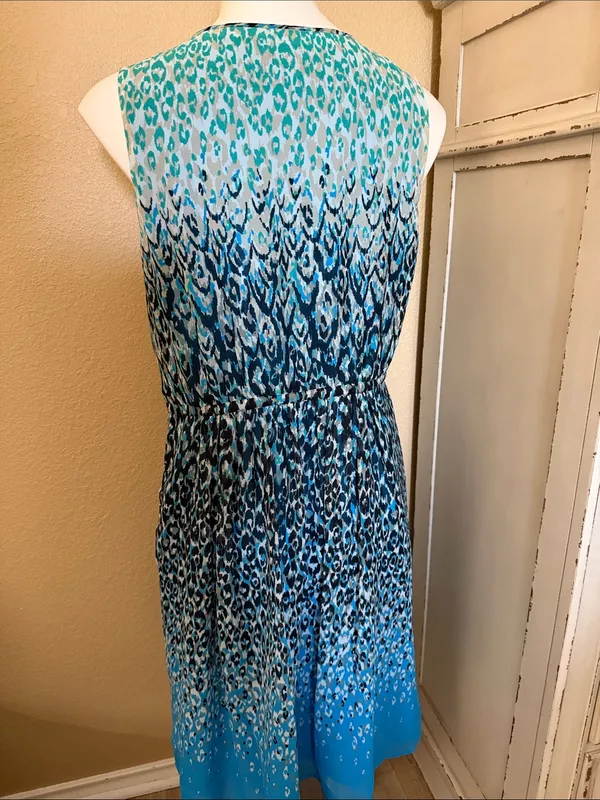 Ann Taylor Blue Gradient Leopard Print V-Neck Dress - Image 5