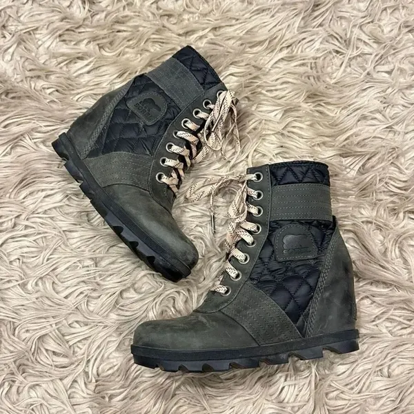 Sorel Lexie Wedge Quilted Puffer Lug Sole Boots Leather size 7 - Image 4
