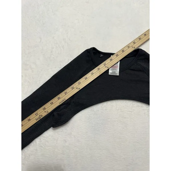 Gymshark Women's Black Marl Vital Shrug Thumb Holes Size Medium - Image 7