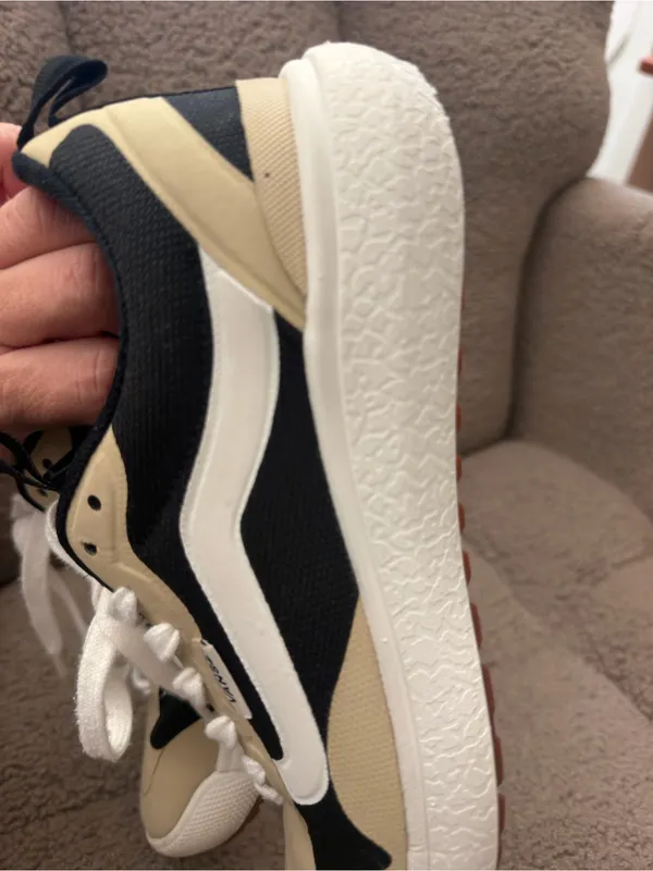 the Vans UltraRange EXO sneakers in a beige and black colorway unisex 7.5 W - Image 12
