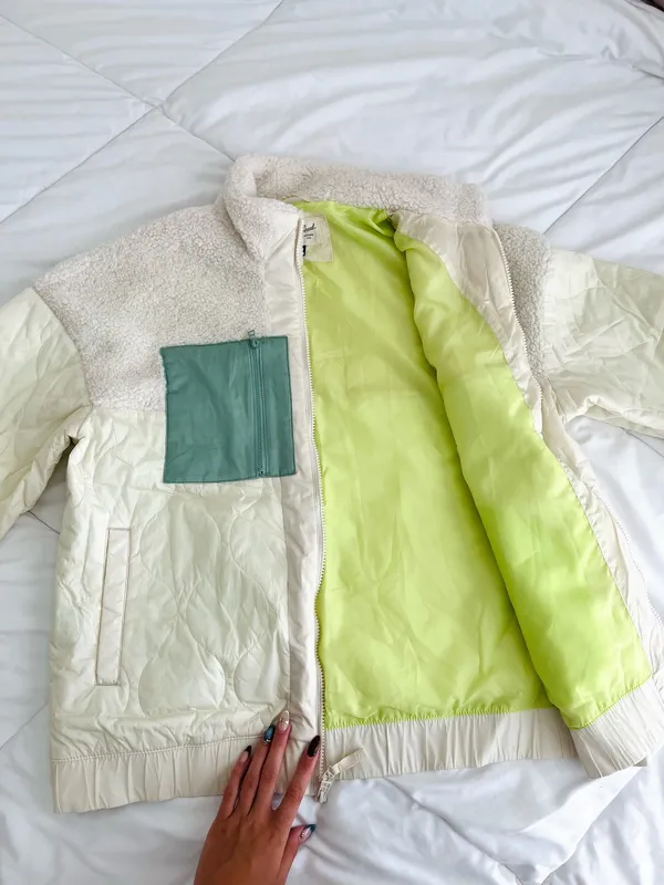 Universal Threads Super cute Sherpa insulated jacket - Image 6