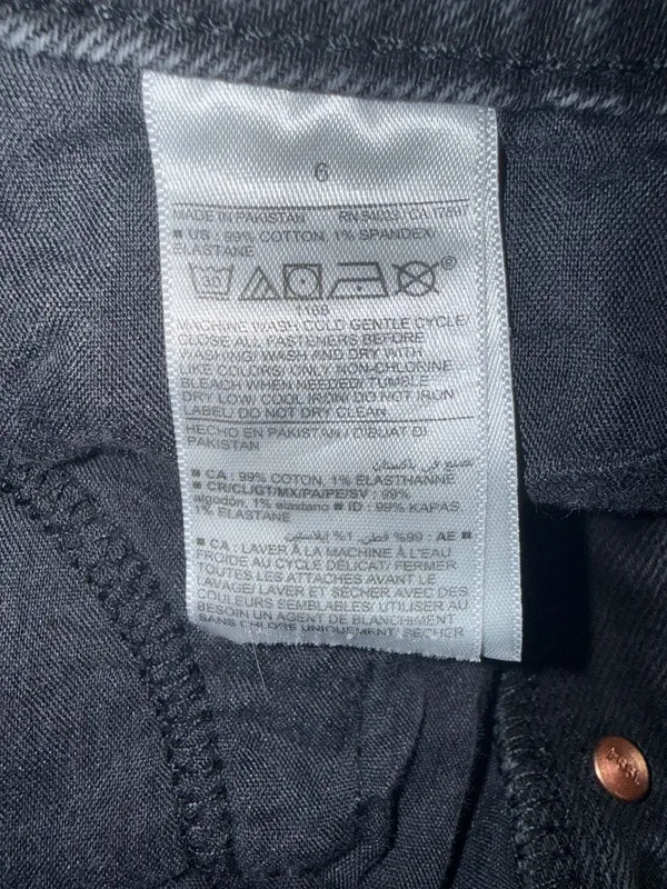 Old Navy O.G. Straight High-Rise Secret-Smooth Pocket Denim Shorts Size 6 - Image 5