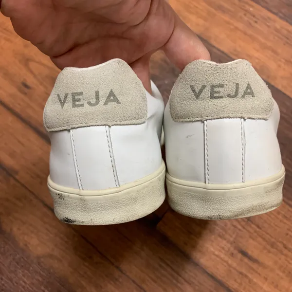 VEJA Low Leather Shoes White Sneaker Women’s Size 9 - Image 5