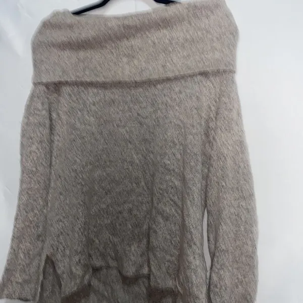 DKNY Over Shoulder Sweater Fall size‎ medium cozy comfort minimalist - Image 3