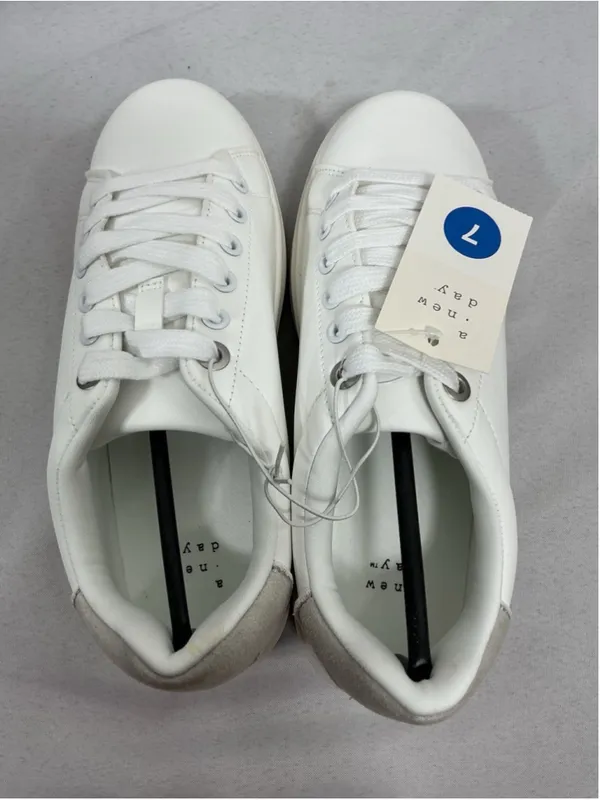 Womans New In Box A New Day Peggy Lace Up Low Top Sneakers 7 White - Image 4