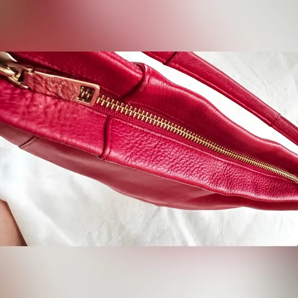 COACH Isabella Vibrant RED Leather Bag Shoulder Pebble Gold Hardware Handbag. - Image 8