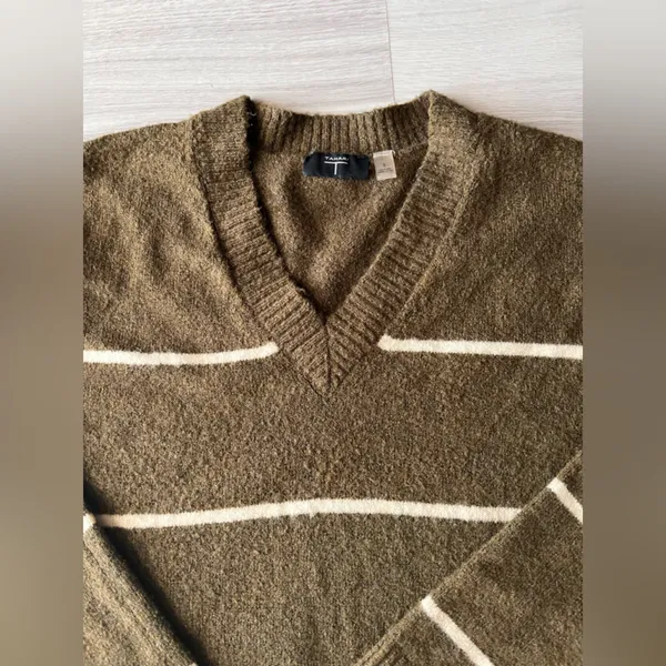 TAHARI‎ Olive Striped V-Neck Sweater - Image 4