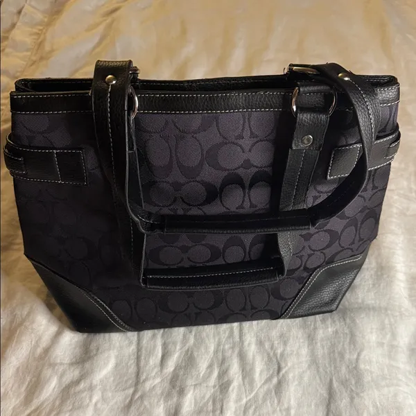 Coach Black and Silver Shoulder Bag with Snakeskin Accent - Image 2