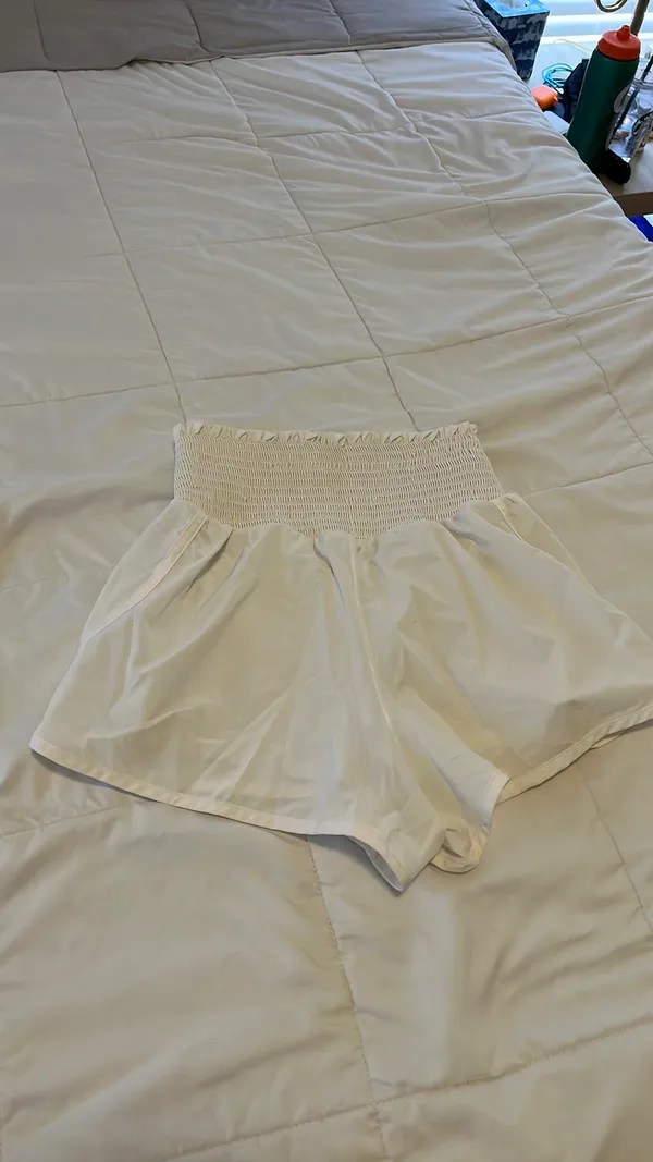 Aerie offline by high waisted smocked shorts - Image 3