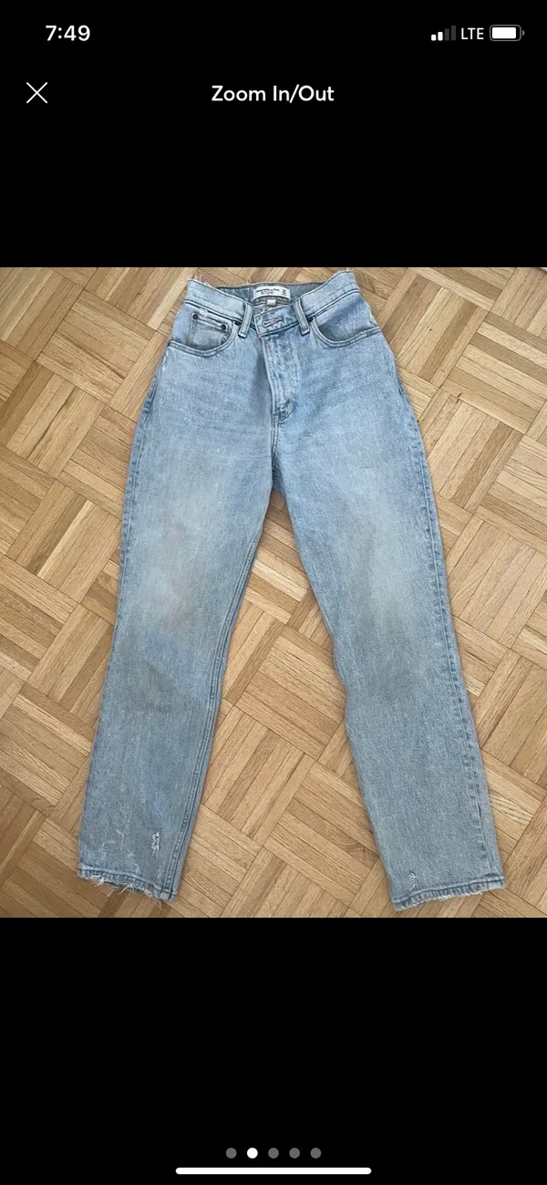 Abercrombie Curve Love 90s Ultra High Rise Jeans - Image 5