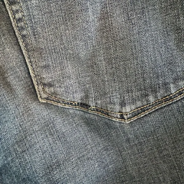 Good American Good Legs Crop Jeans - Image 10