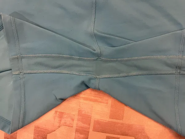 Lululemon Kayak Blue Align HR Shorts 6” - Image 3
