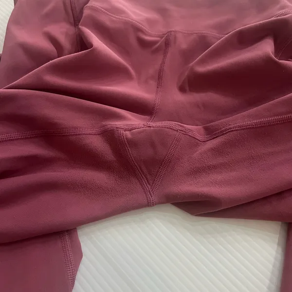 Lululemon  Rose  Leggings size 8 read - Image 4