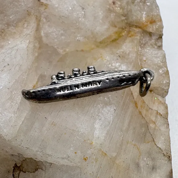 Vintage Sterling Silver Queen Mary Ocean Liner Ship Charm 3.27g Nautical Souv - Image 3