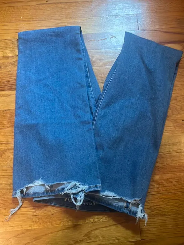American Eagle Jeans - Image 3