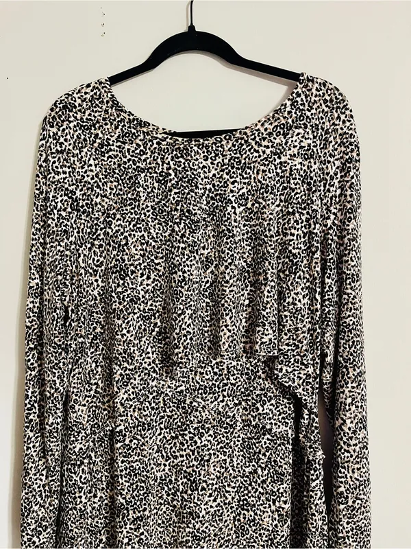 Old Navy Maternity Dress XL Animal Leopard Print Long Sleeve MIDI Nursing Flap - Image 3