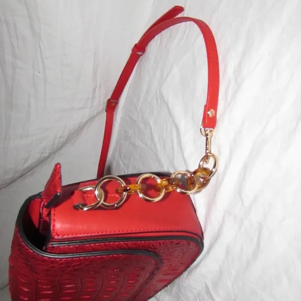 Red Croc - Image 3