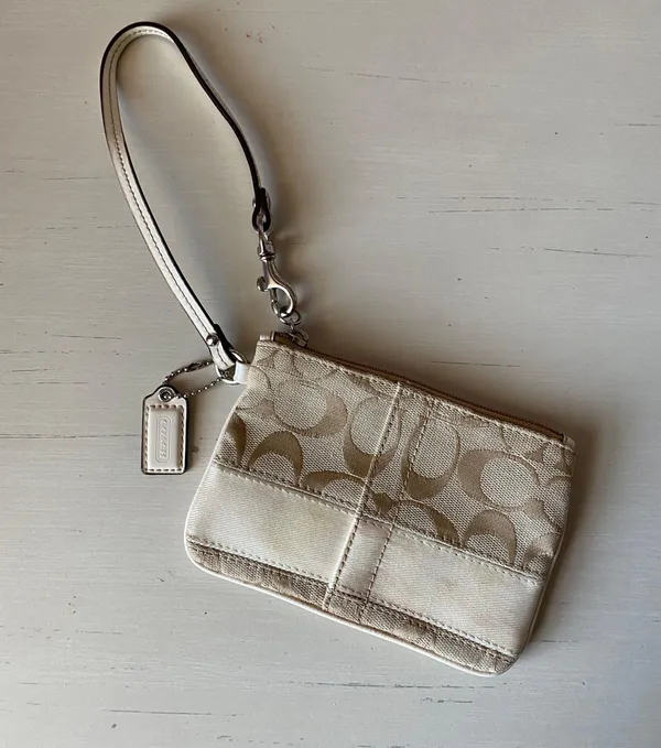 Coach Vintage tan monogrammed wristlet wallet - Image 3