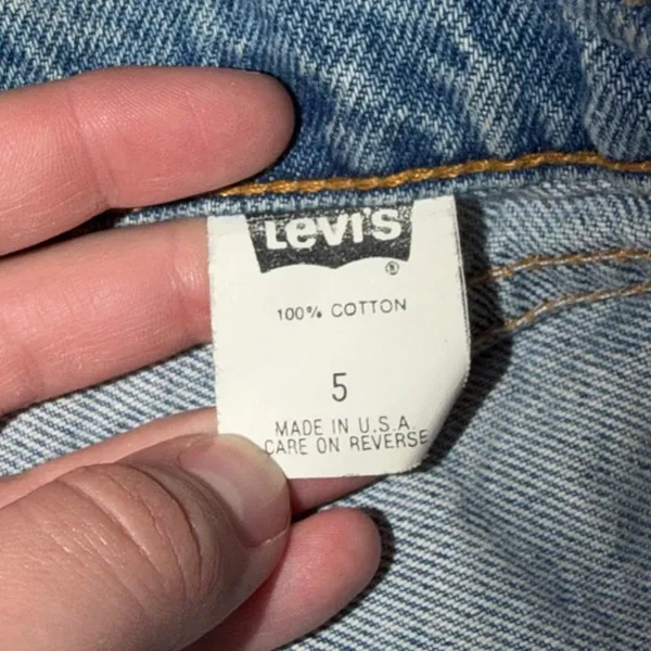 Levi's Cutoff Jean Shorts - Image 3