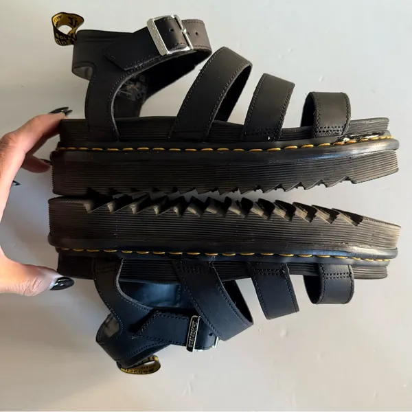 Dr. Martens Blaire Hydro Leather Strap Sandals in Black. Size 9 - Image 6
