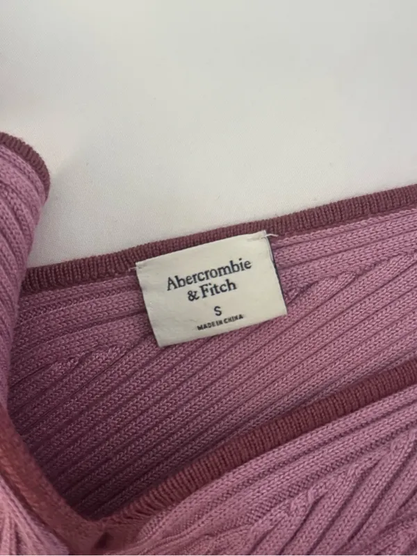 Abercrombie & Fitch Keyhole Ribbed Midi Dress in Purple - Image 4
