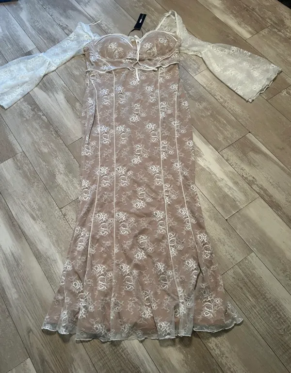 Gorgeous lace dress - Image 6