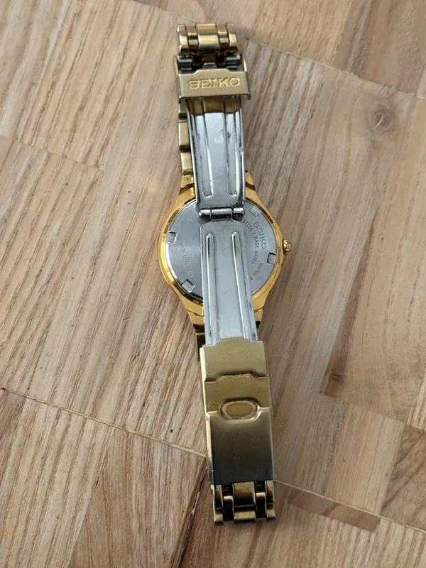 Seiko Vintage Watch Gold Bracelet Case White Dial Blue Gold Hands Date Window - Image 11