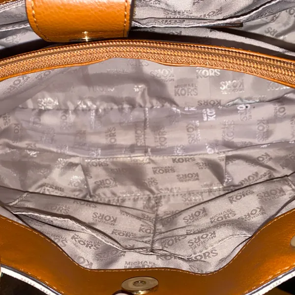 Michael Kors Signature MK Vanilla Acorn Fulton Chain Leather Tote EUC - Image 15