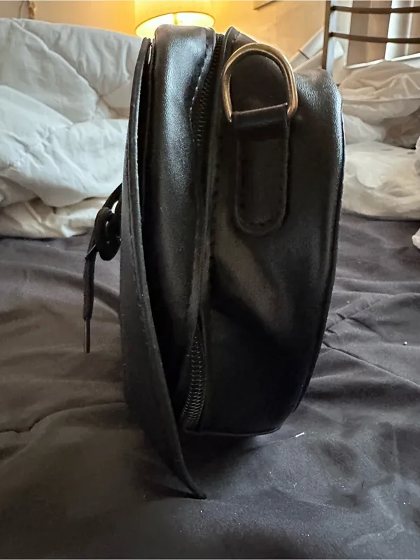 Black Bat Wing Crossbody Bag - Unbranded - Image 7