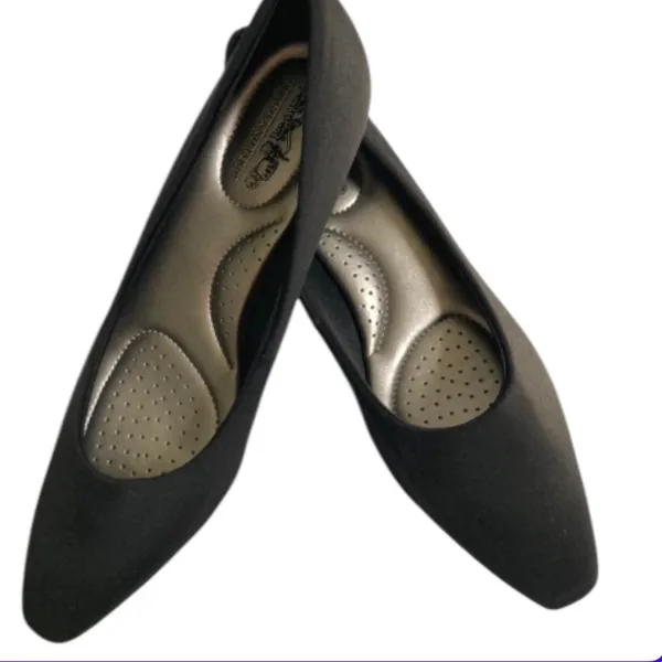 Abella Stylish Black Kitten Heel Pumps Size 9 - Image 3